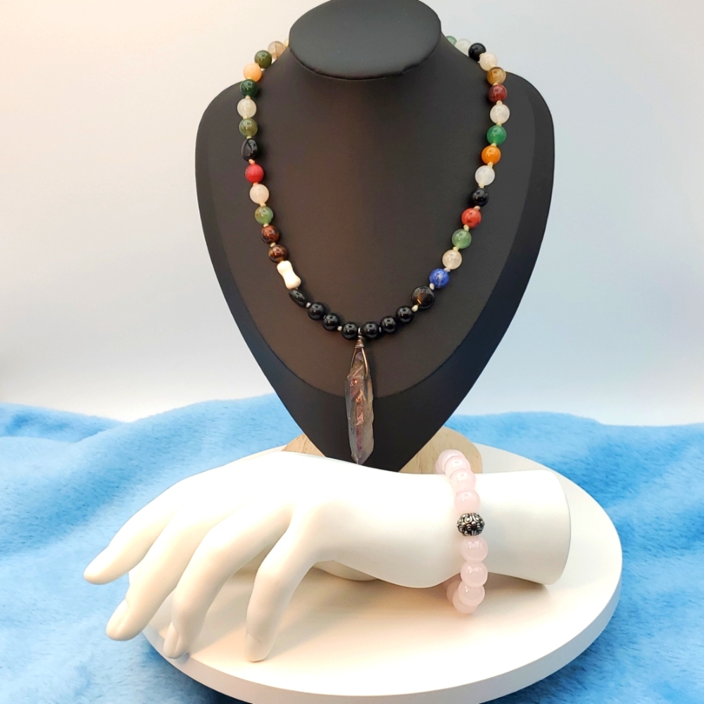 JADE/ ONYZ/ CORAL / JASPER/ TIGERS EYE/ OBSIDIAN/ CHACEDONY/ LAPIS/ NECKLACE